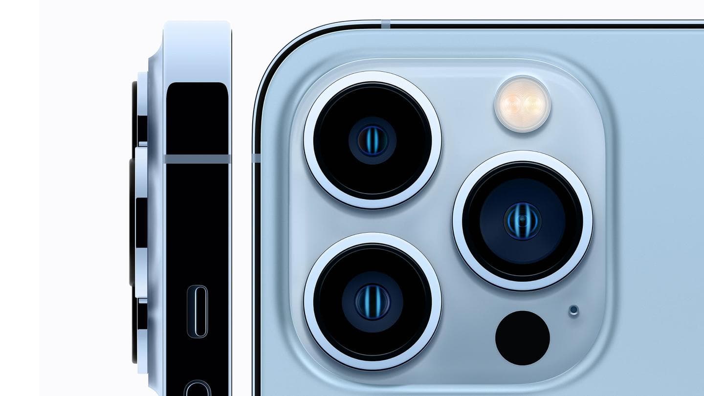 Cinematic mode made possible by A15 Bionic processor, advanced algorithms Cinematic mode made possible by A15 Bionic processor, advanced algorithms