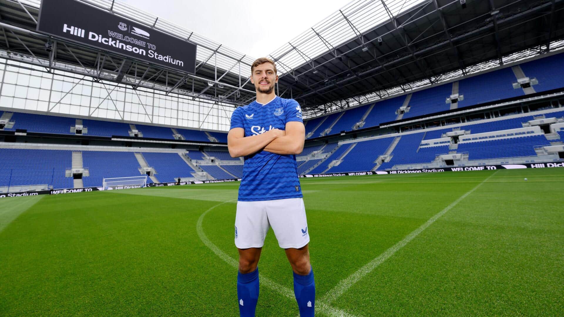 Everton sign Chelsea midfielder Kiernan Dewsbury-Hall: Details here Everton sign Chelsea midfielder Kiernan Dewsbury-Hall: Details here