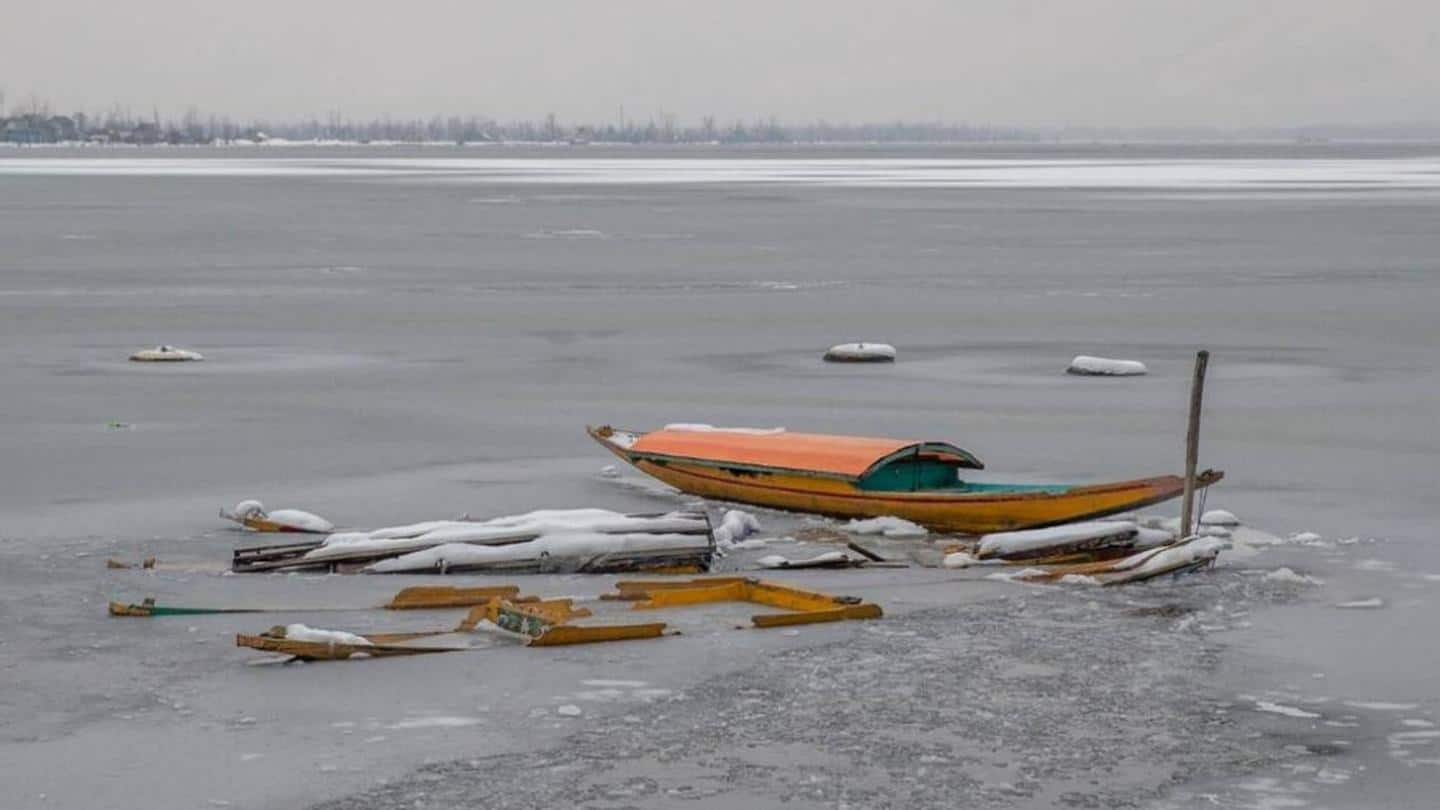 Cold wave sweeps Kashmir; several places record sub-zero temperatures