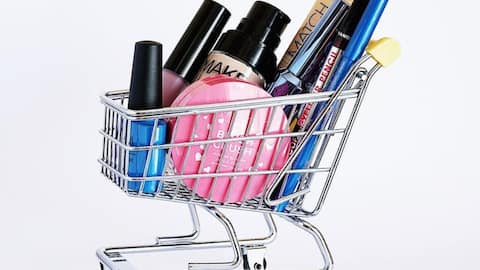 Safeguard your skin by preventing makeup expiry