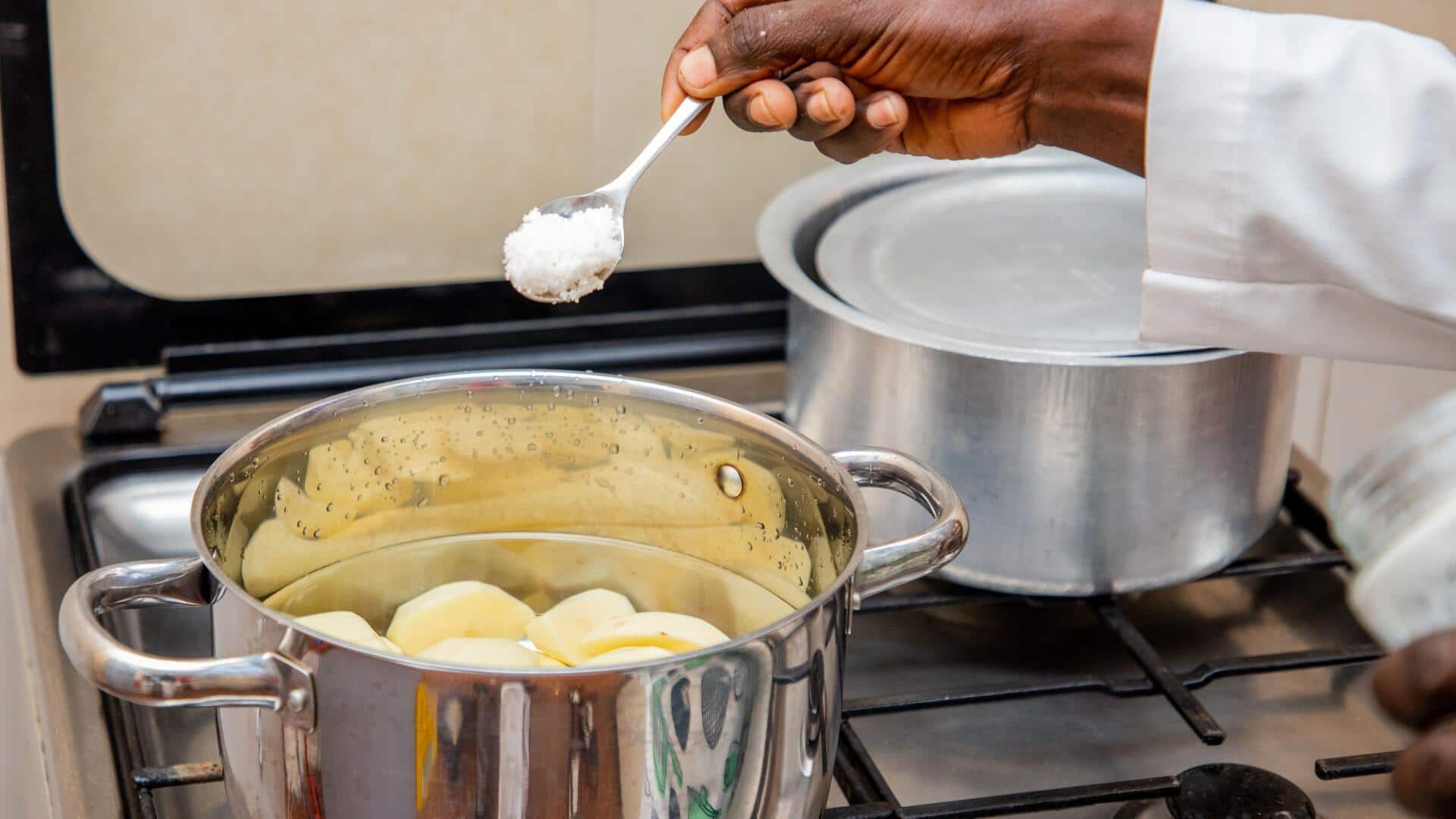 5 tricks to use less salt in cooking