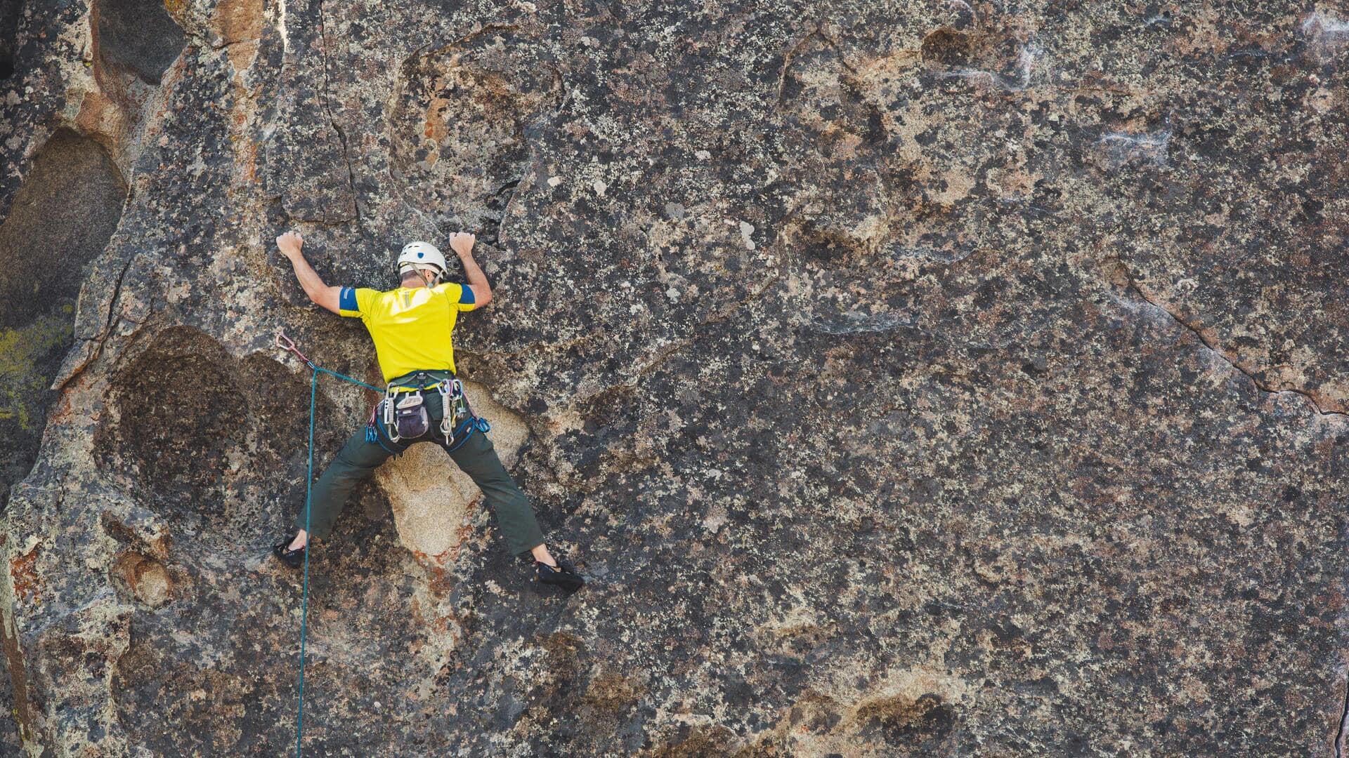 Which is tougher: Rock climbing or bouldering?