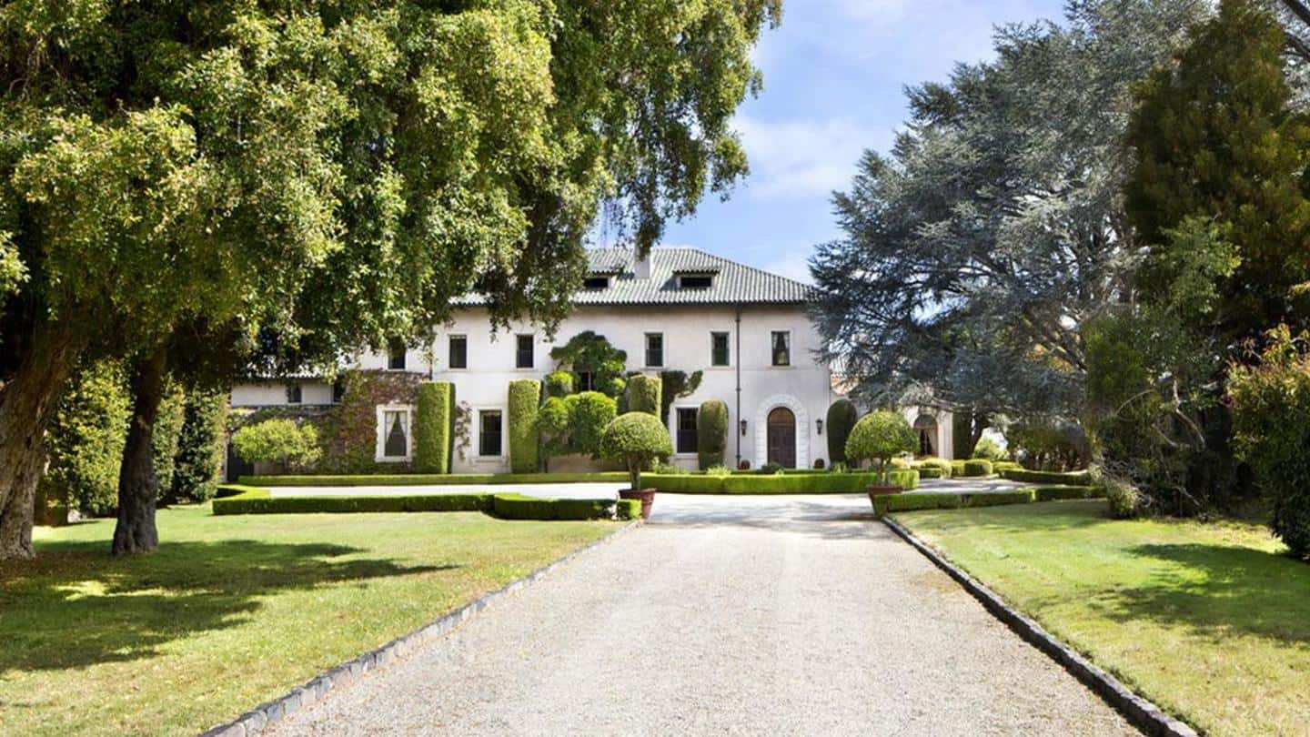 House has 16,000 square feet of interior space House has 16,000 square feet of interior space