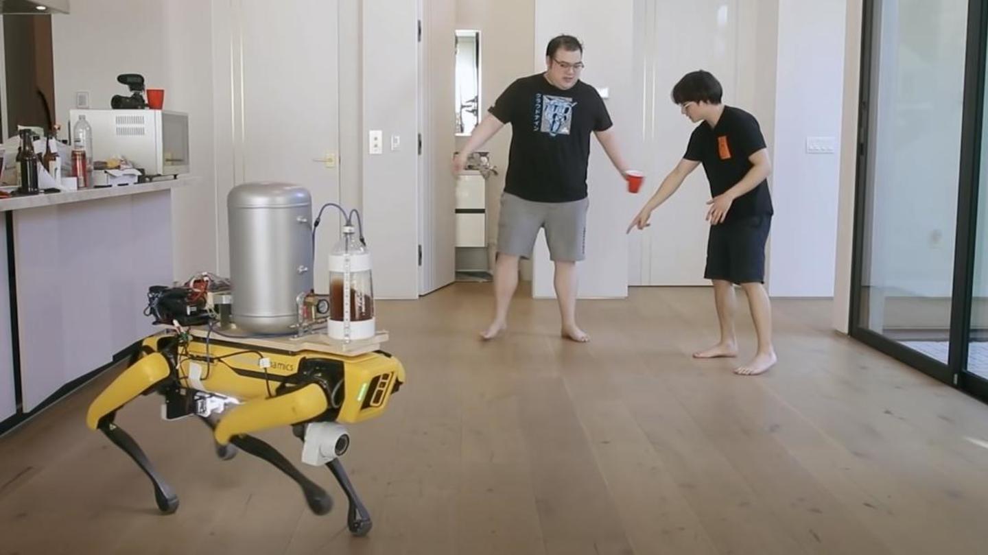 Genius YouTuber teaches robot dog to piss beer into cups Genius YouTuber teaches robot dog to piss beer into cups