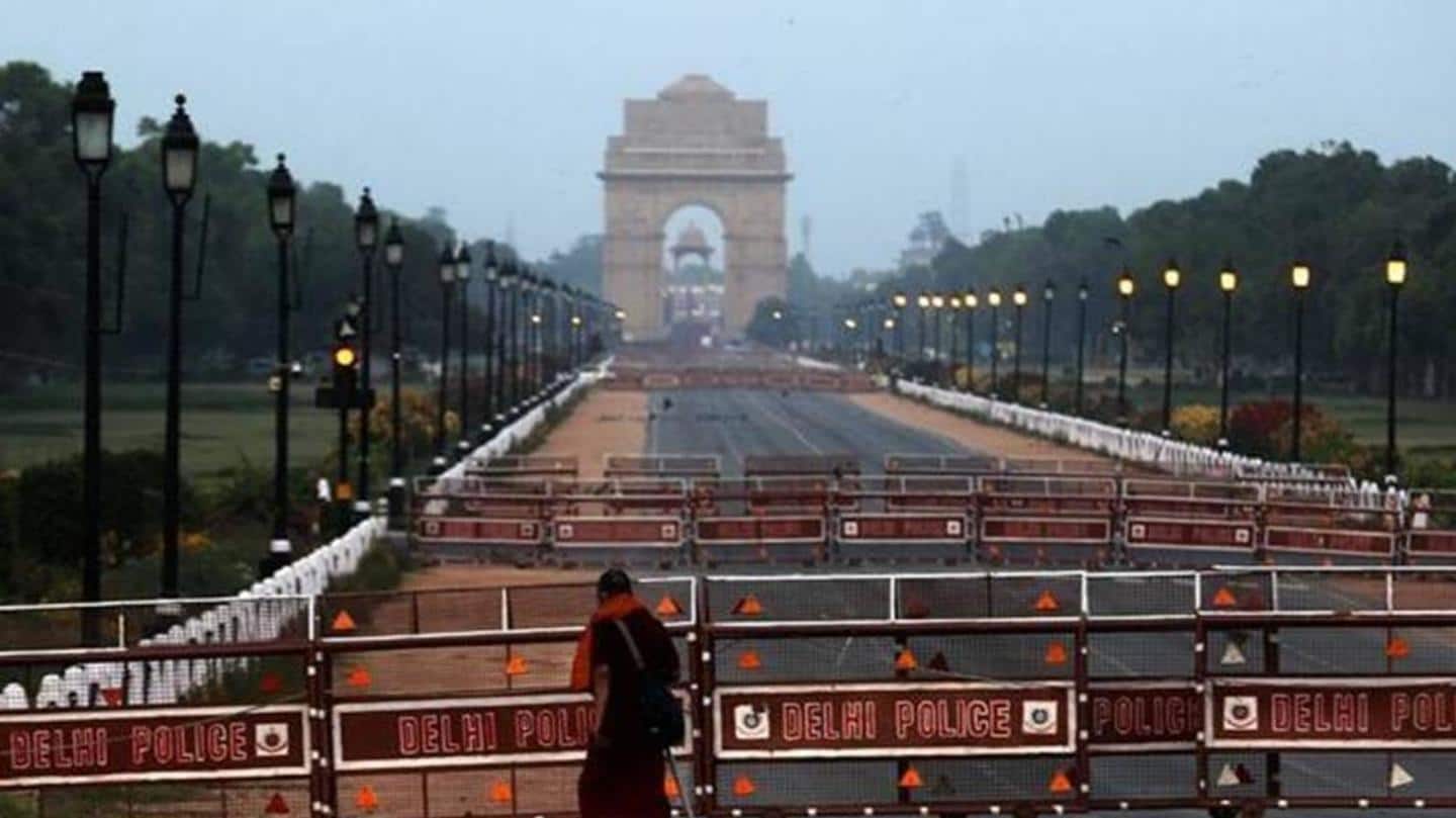 Weekend curfew brings life to a halt in Delhi