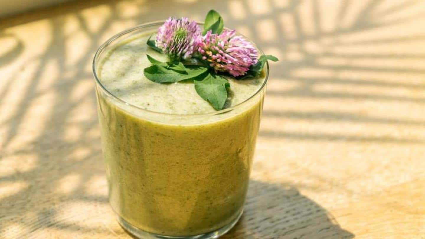 Banana and spinach smoothie Banana and spinach smoothie