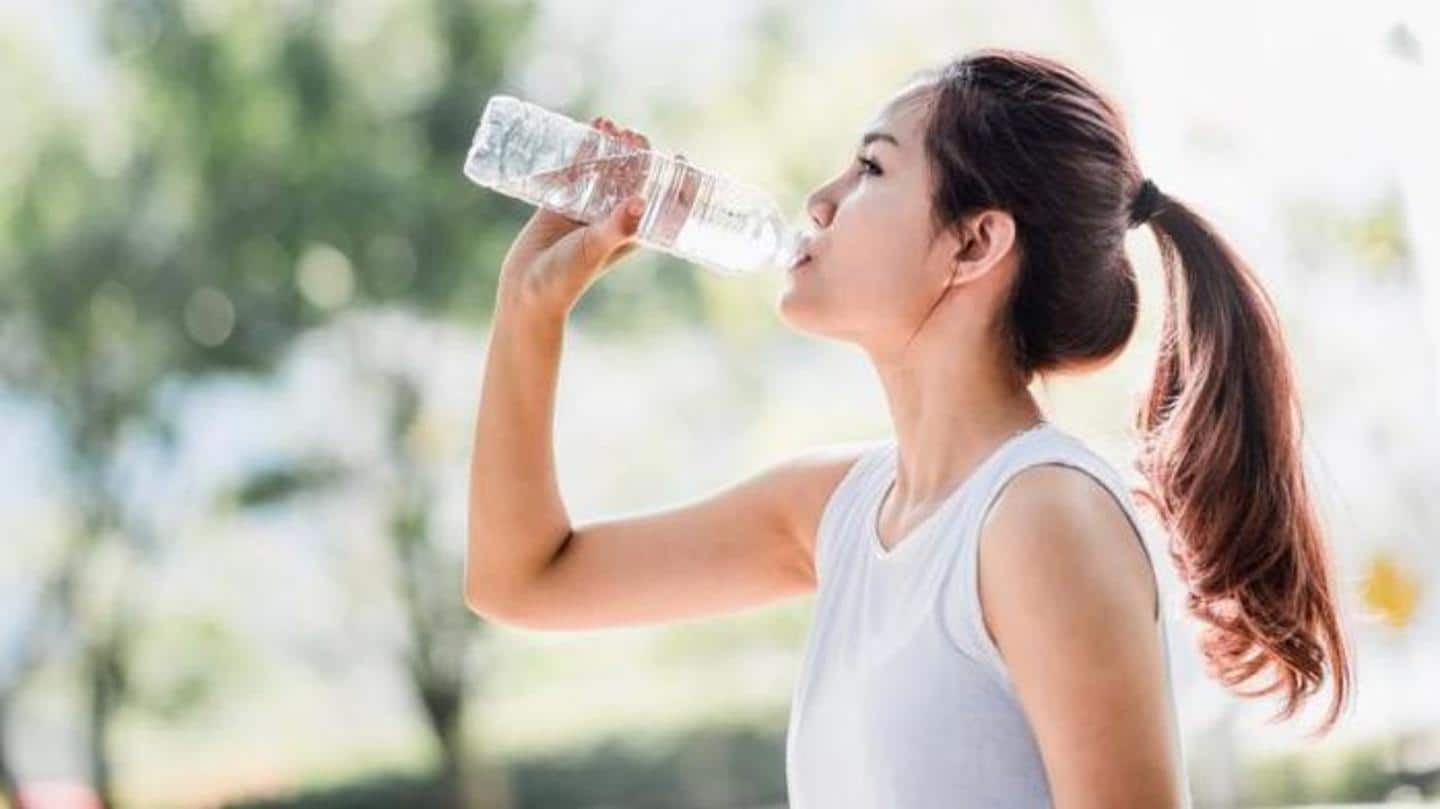 Drinking water prevents the smell caused by dry mouth Drinking water prevents the smell caused by dry mouth