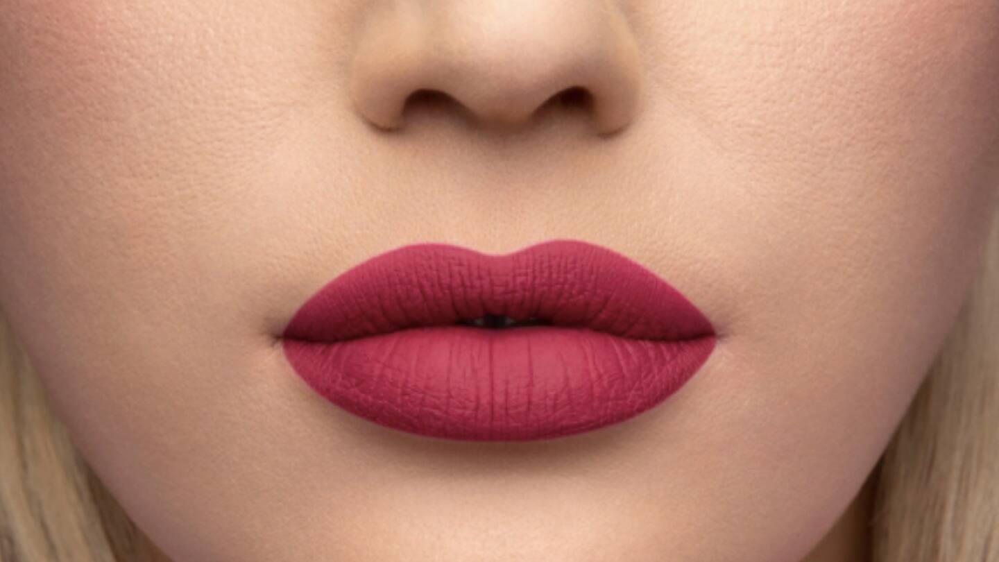 Apply lip balm before using a matte lipstick Apply lip balm before using a matte lipstick