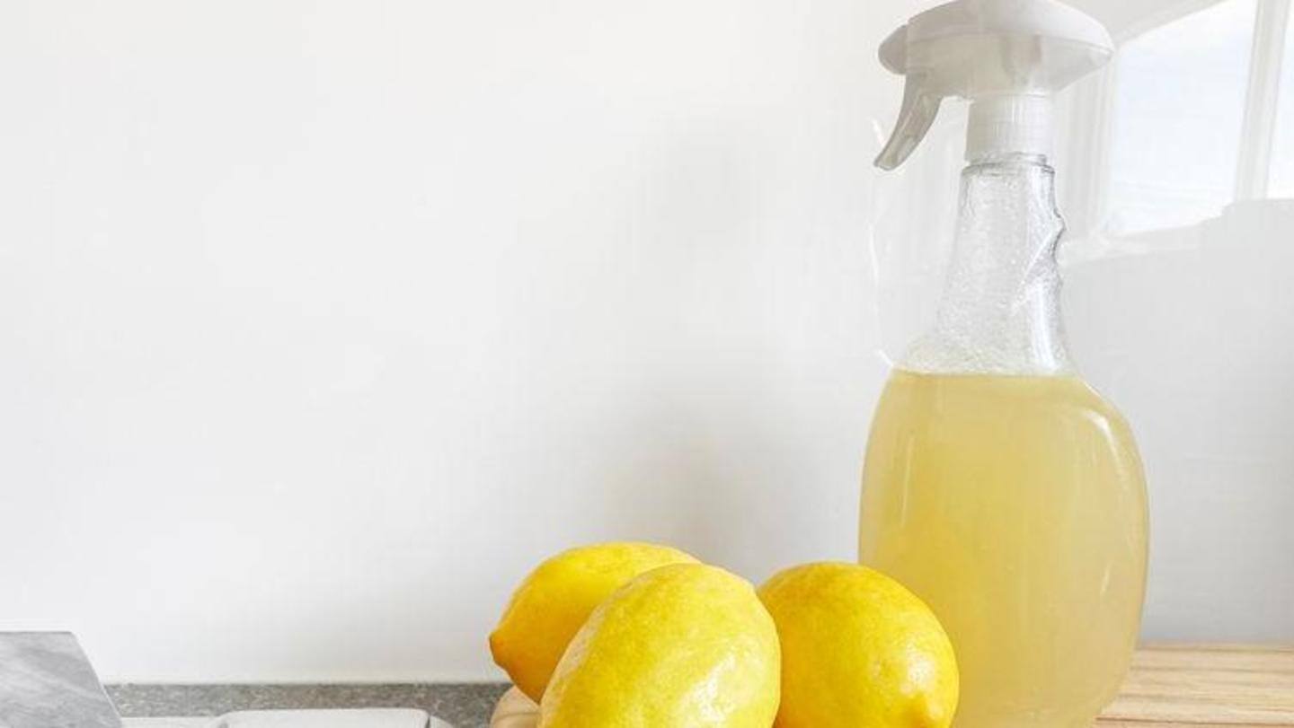 Remove sweat stains with lemon juice and water Remove sweat stains with lemon juice and water