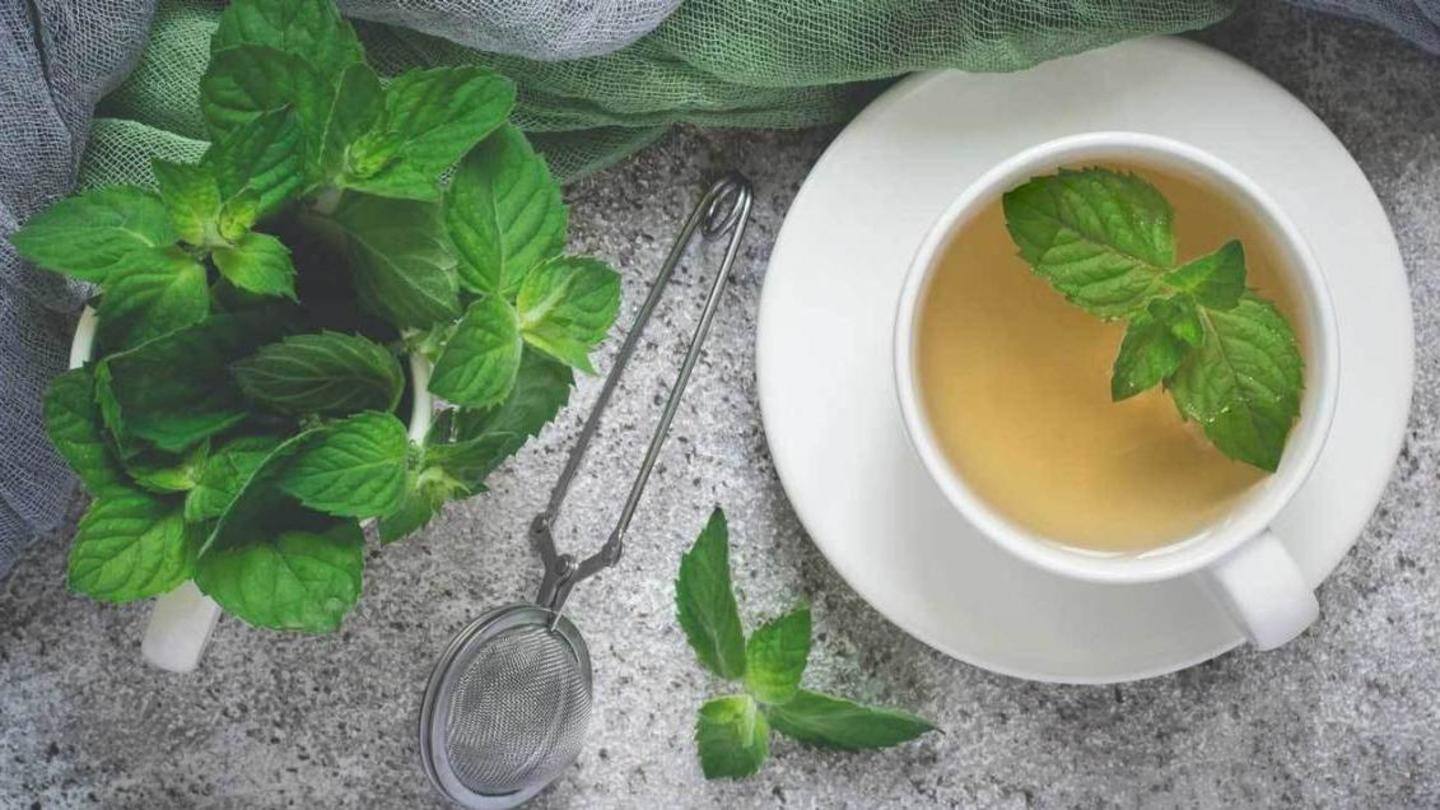 Green tea with mint can temporarily freshen the breath Green tea with mint can temporarily freshen the breath