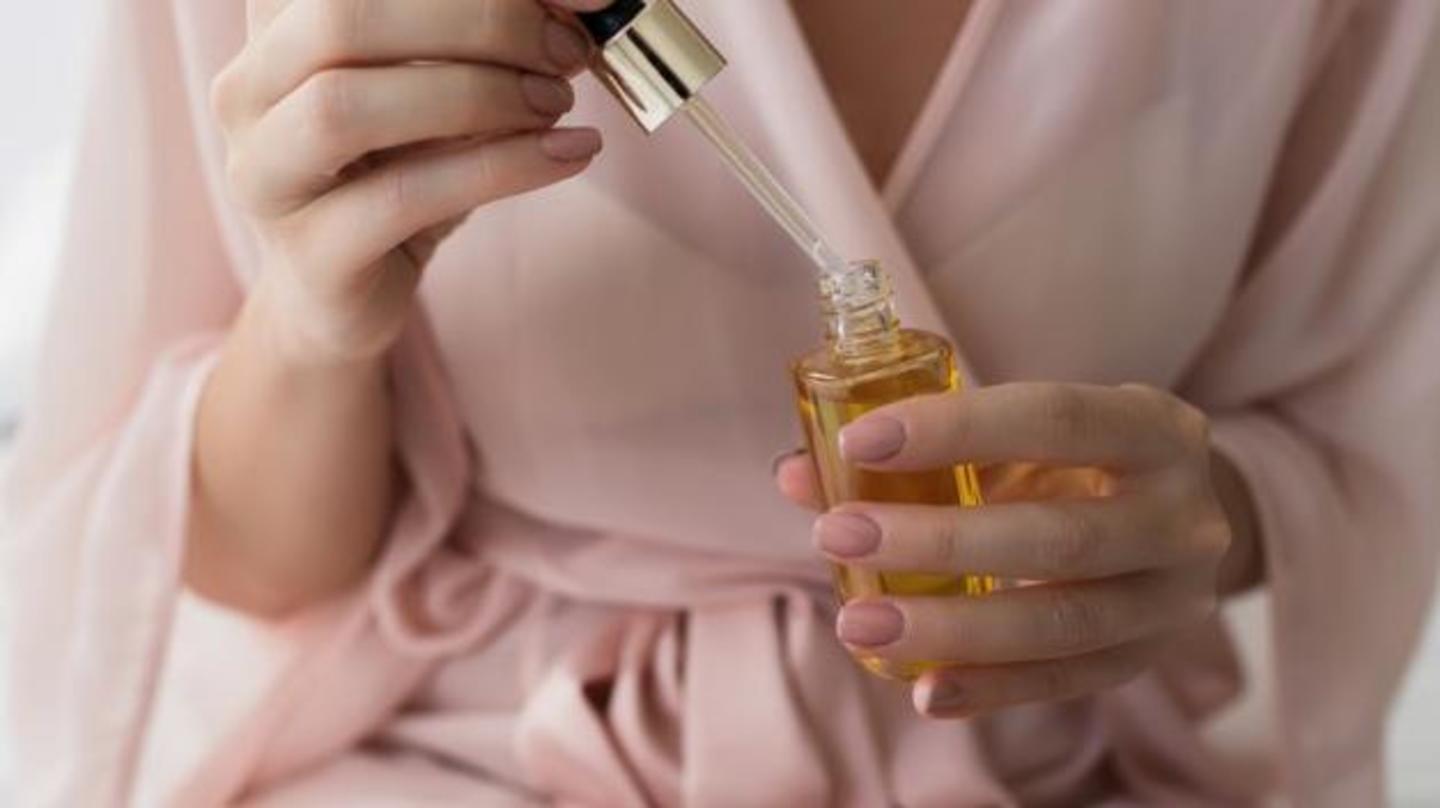 Aids in skin elasticity and has anti-aging properties Aids in skin elasticity and has anti-aging properties
