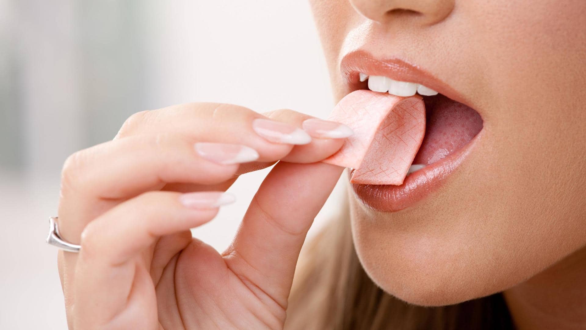 Chewing gum is healthy. Even science says so! Here's how