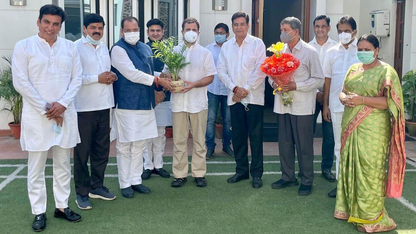 Arya joined Congress in presence of senior party leaders Arya joined Congress in presence of senior party leaders
