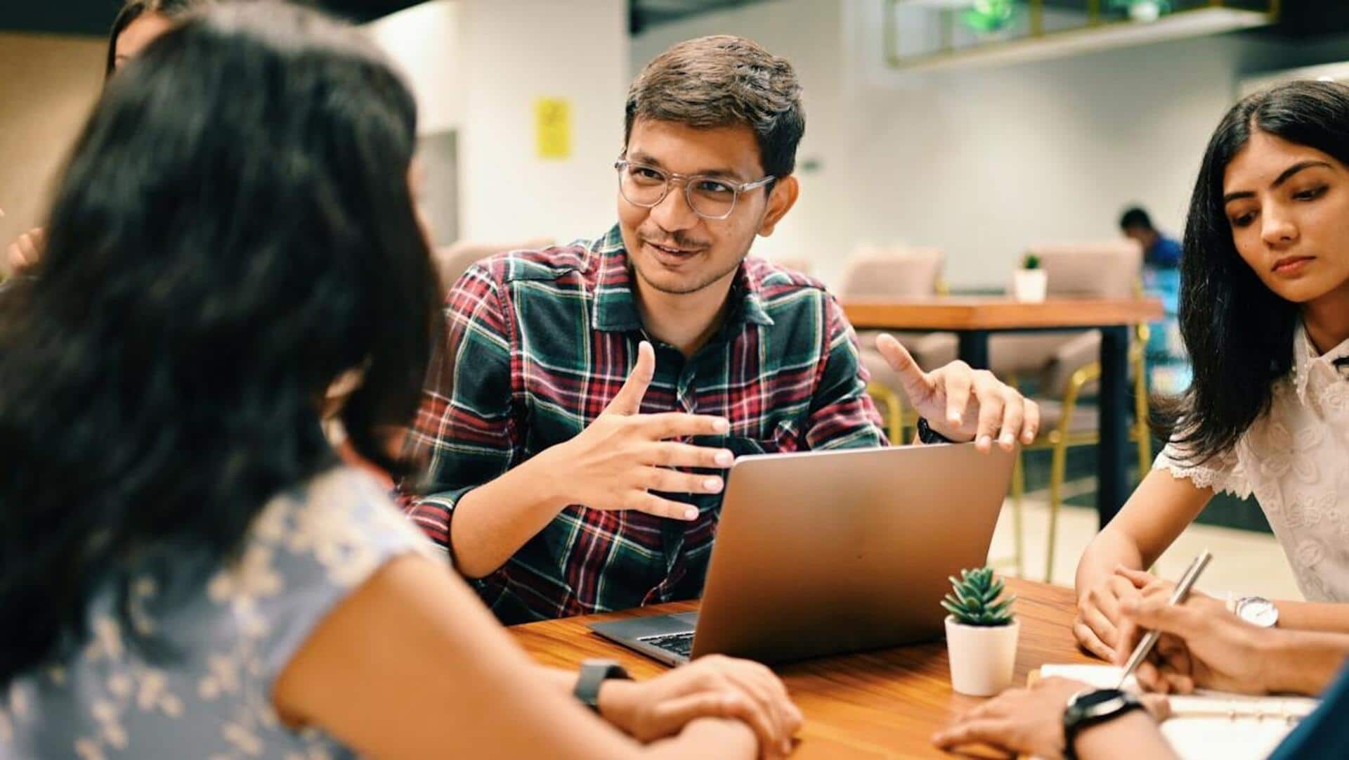How to read body language in professional meetings