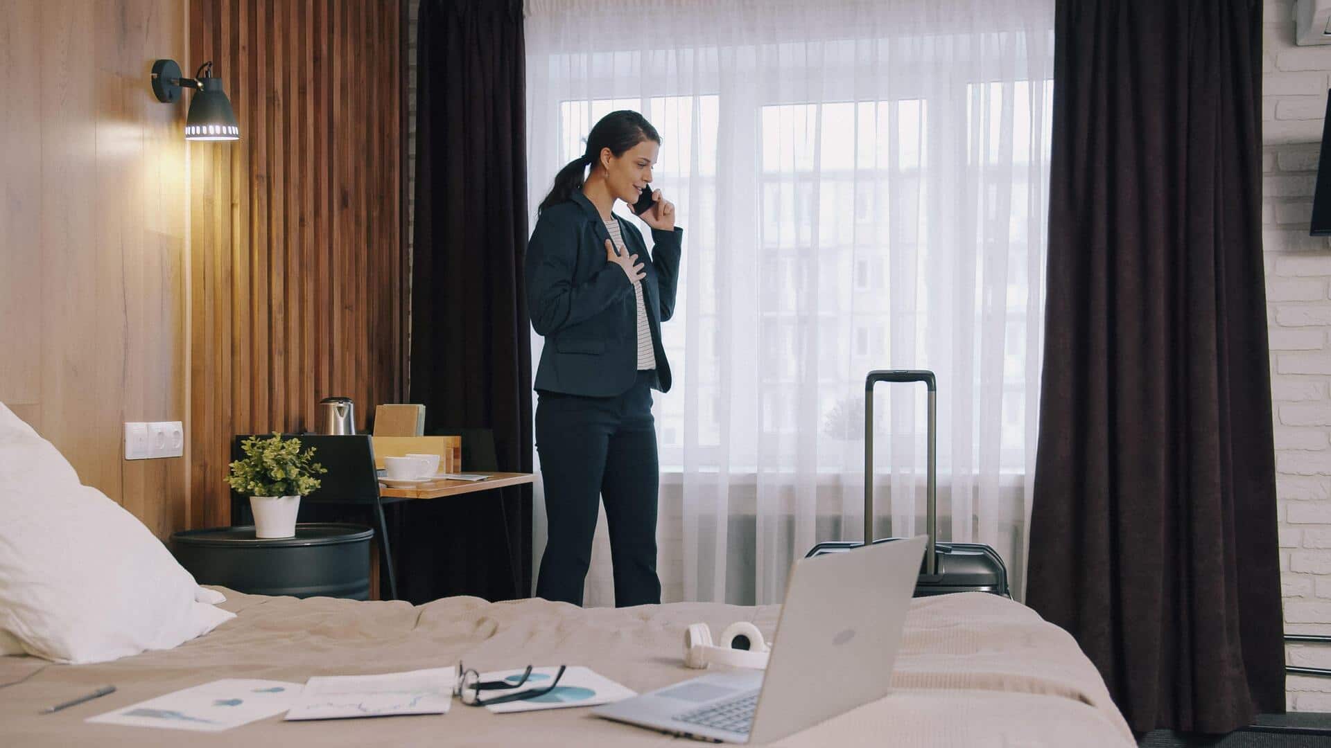 How to stay active while taking long phone calls