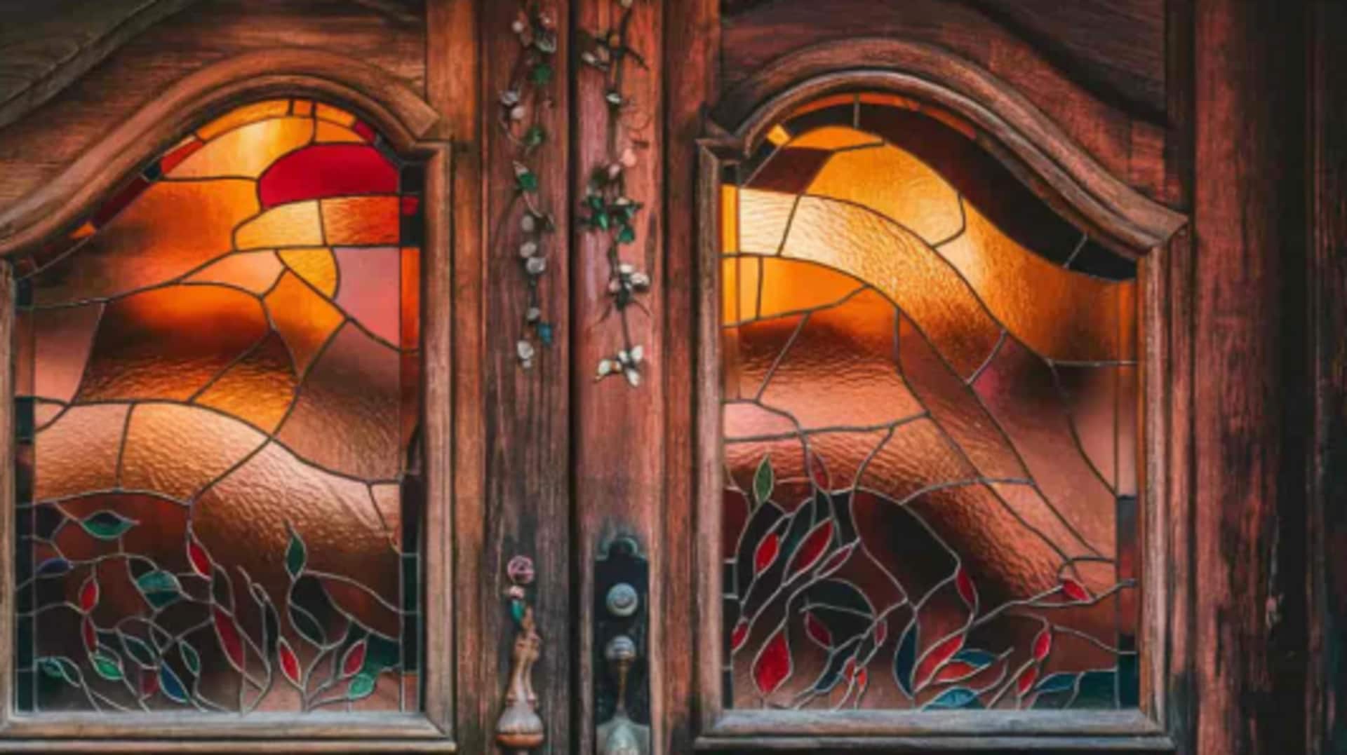 Stained glass: A vibrant choice for your house's entrance Stained glass: A vibrant choice for your house's entrance