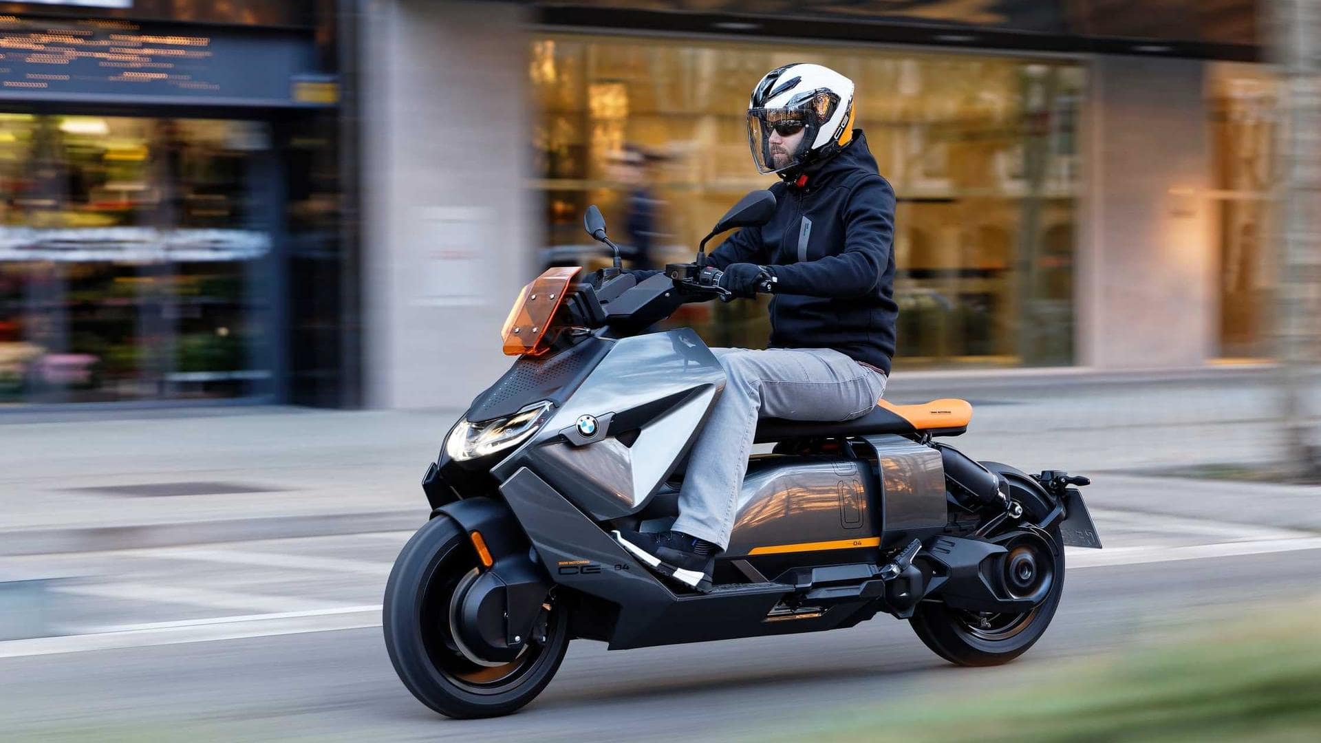 BMW CE 04 e-scooter: A look at its top features