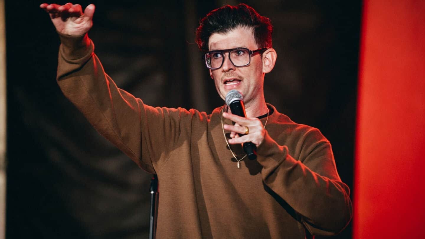 Comedian Moshe Kasher reveals tonsil cancer diagnosis
