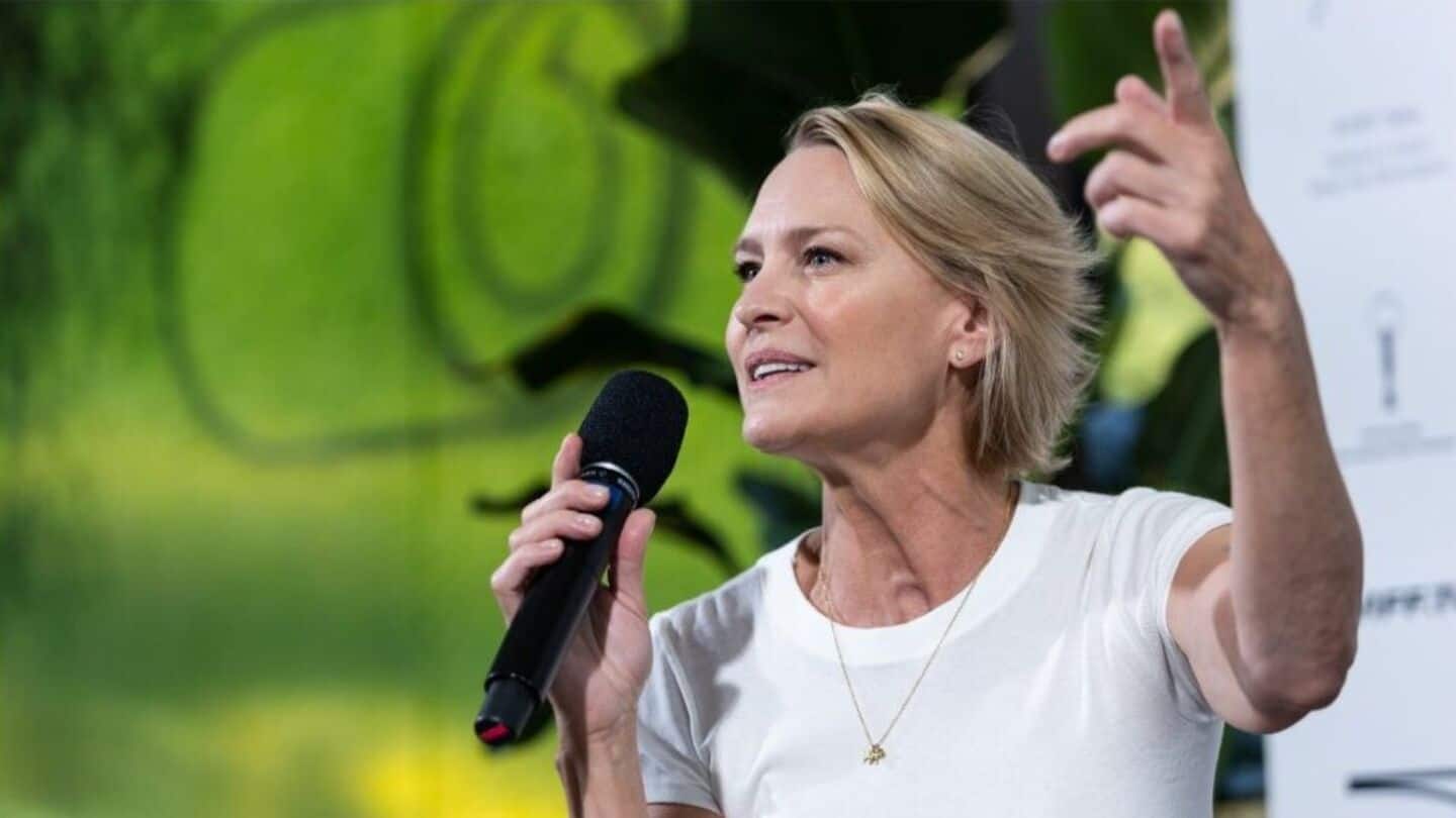 'America is a s---show': Robin Wright on moving to England 'America is a s---show': Robin Wright on moving to England