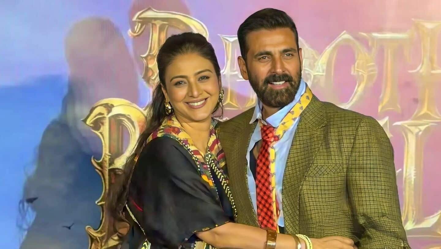 Did you know Akshay and Tabu learnt dance together?