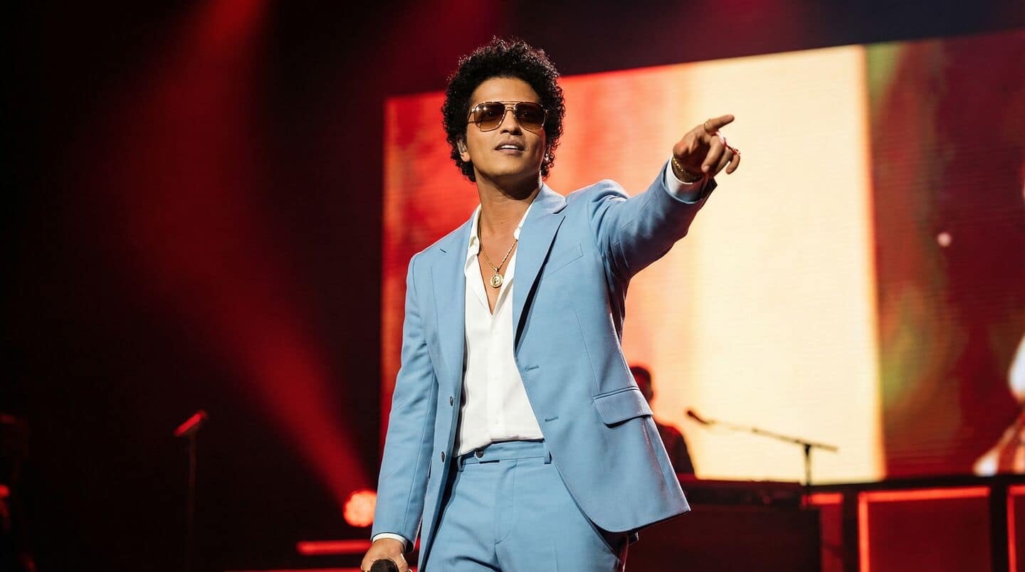 'The Romantic': Bruno Mars tops Billboard 200 for first time 