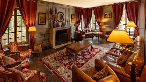 Karl Lagerfeld's former French mansion listed for mere $3M