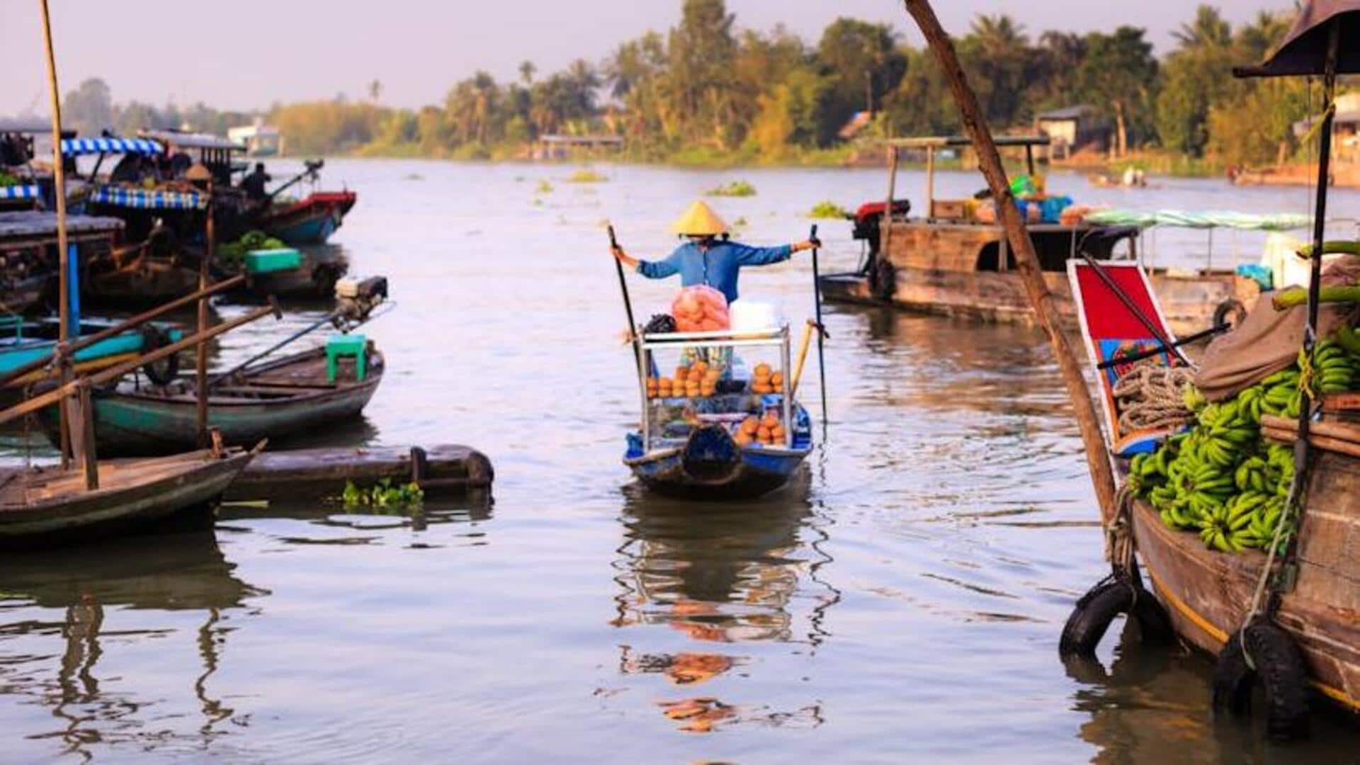 Exploring Thailand's floating market delicacies