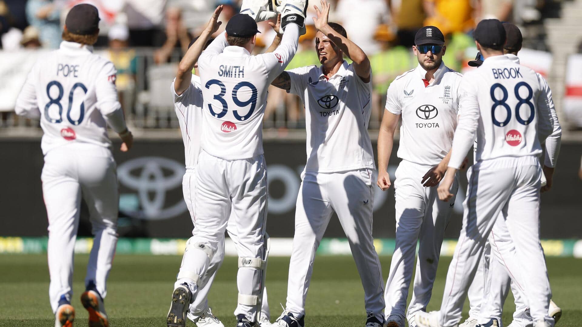 The Ashes, 1st Test: 19 wickets fall on Day 1 