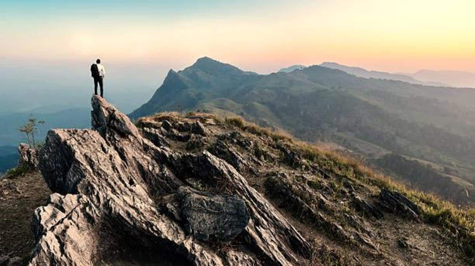 Cliff-top wonders: 5 iconic hikes with stunning views 