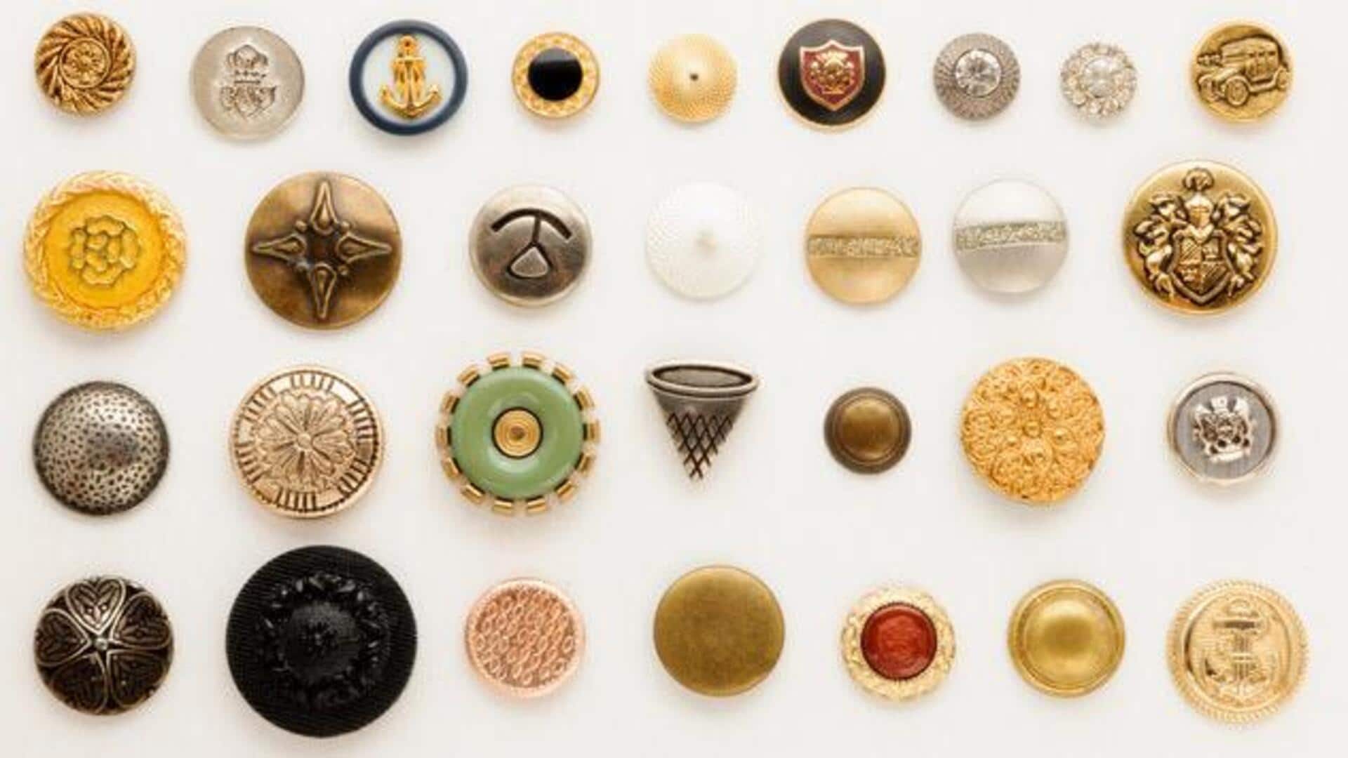 Vintage buttons in modern fashion: 5 styling tips Vintage buttons in modern fashion: 5 styling tips