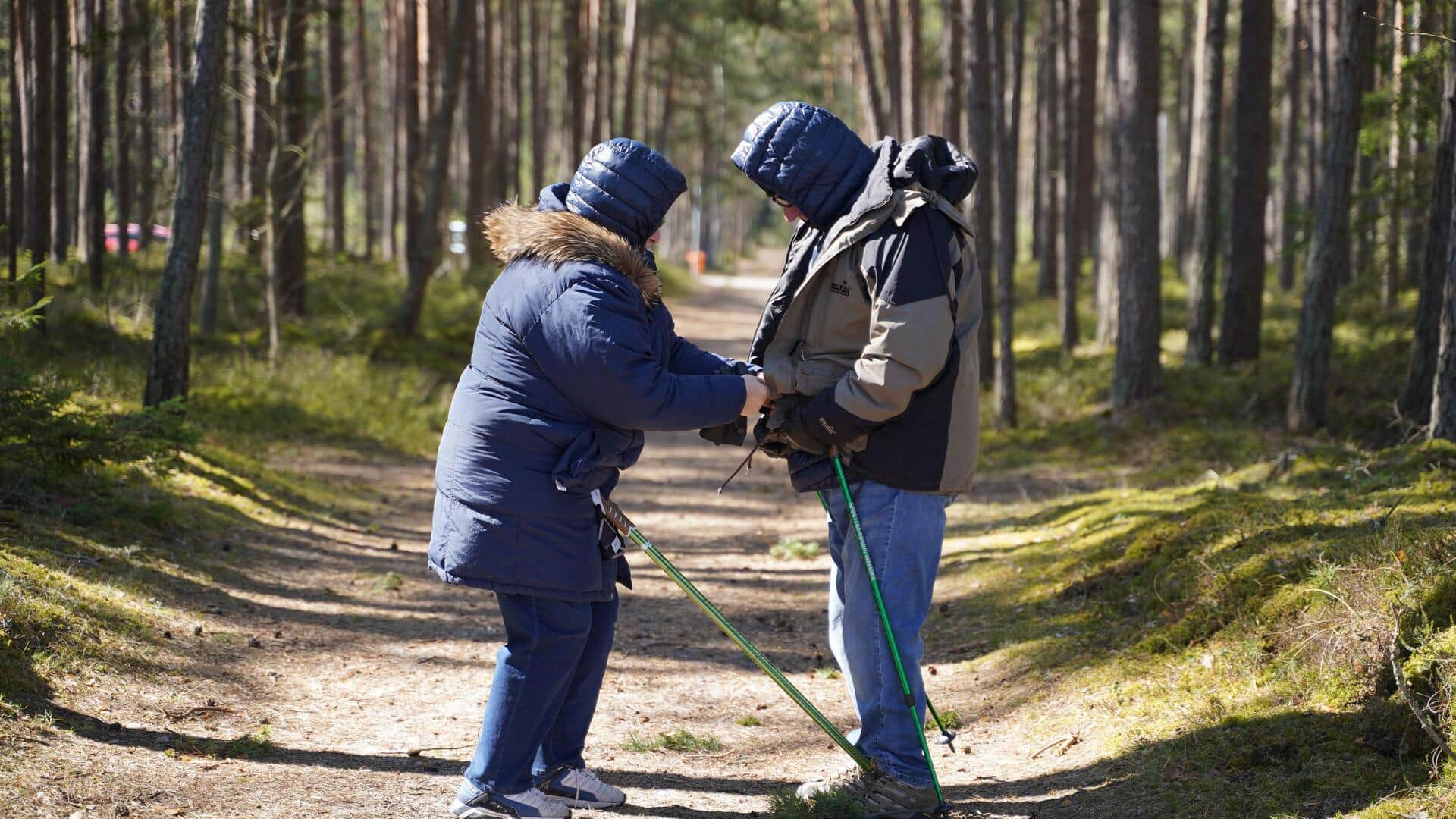 Nordic walking: Is it better for joints than regular walking?