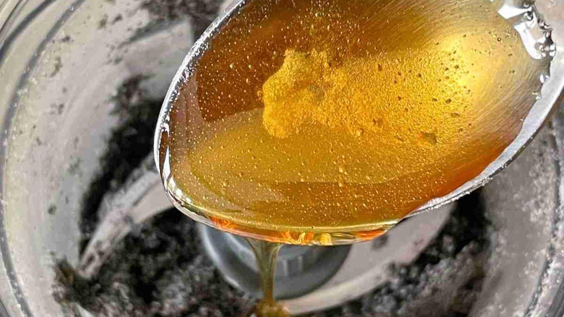 Ways to use black sesame-honey combo in dishes