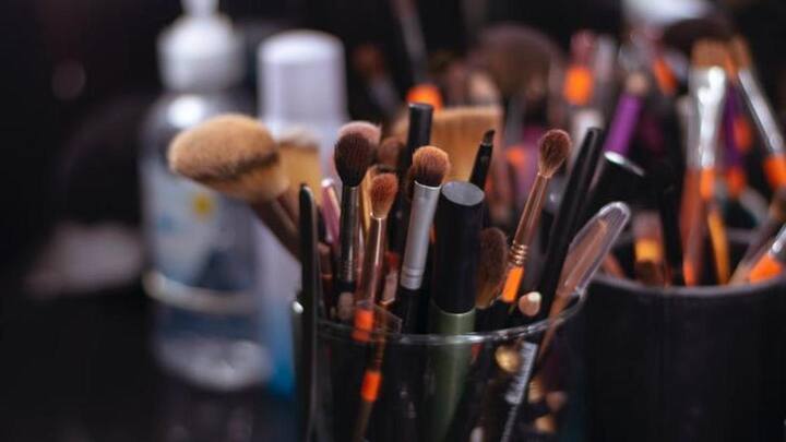 5 make-up brushes that can multi-task