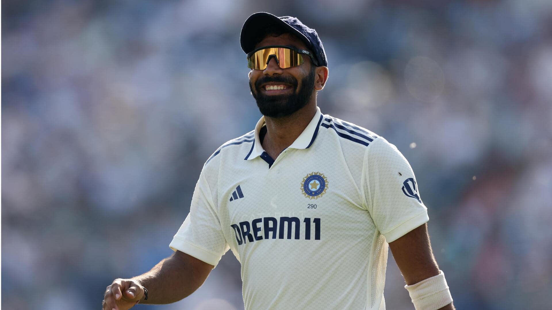 Statistical comparison of Bumrah vs Kapil in away Tests