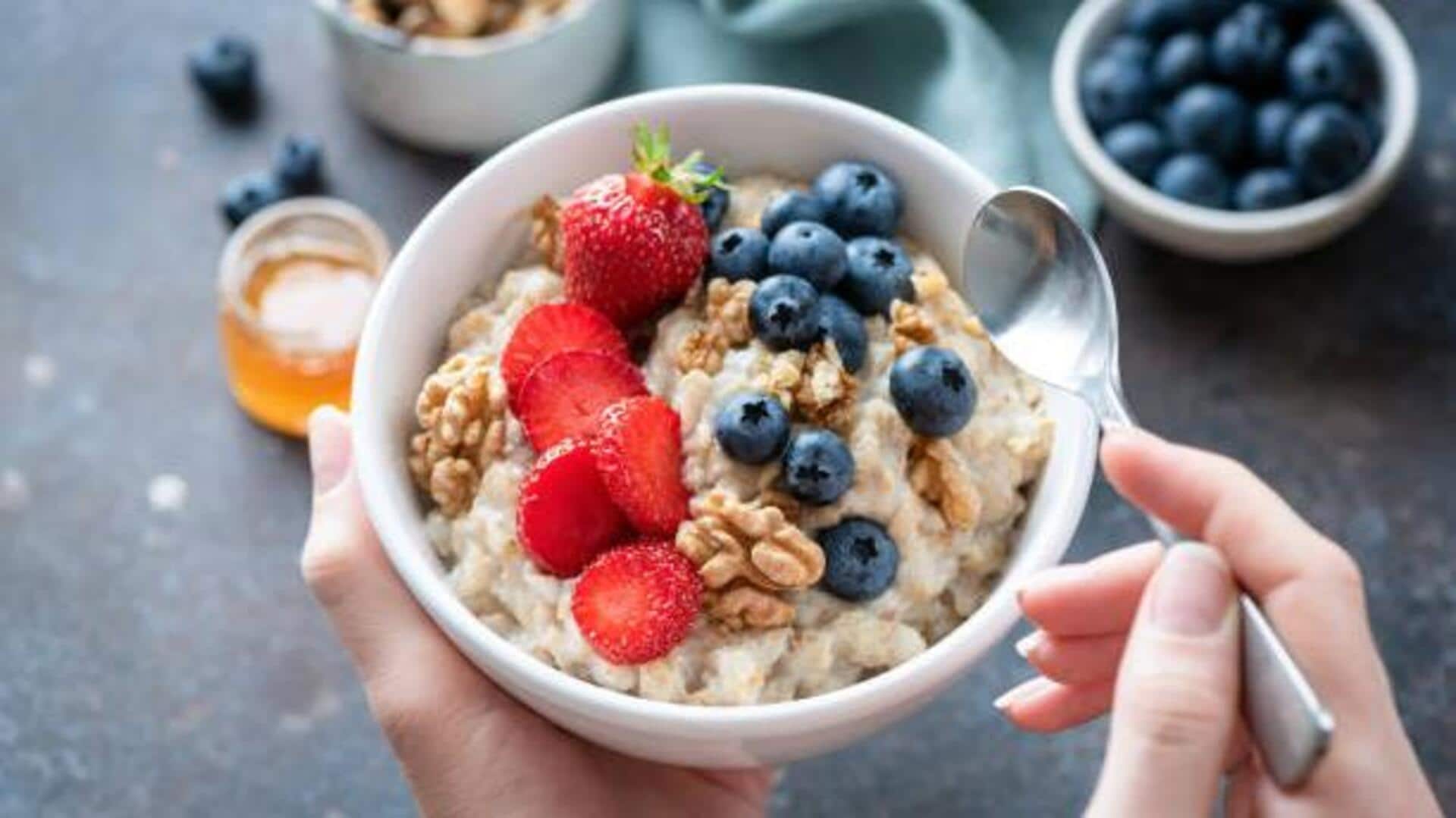 Quick and healthy: Pear and walnut yogurt bowl