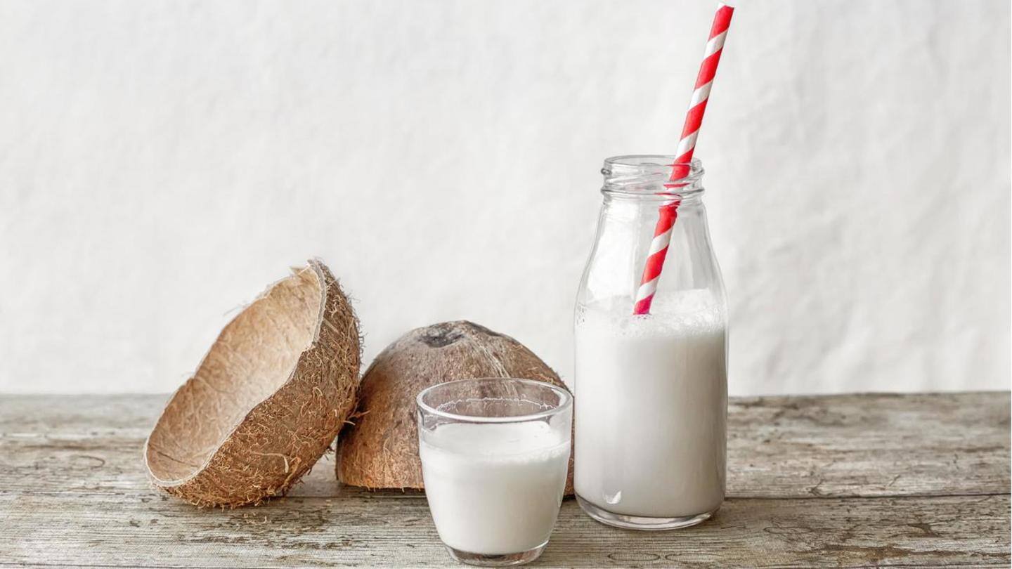 Coconut milk will help you cut your carb intake Coconut milk will help you cut your carb intake