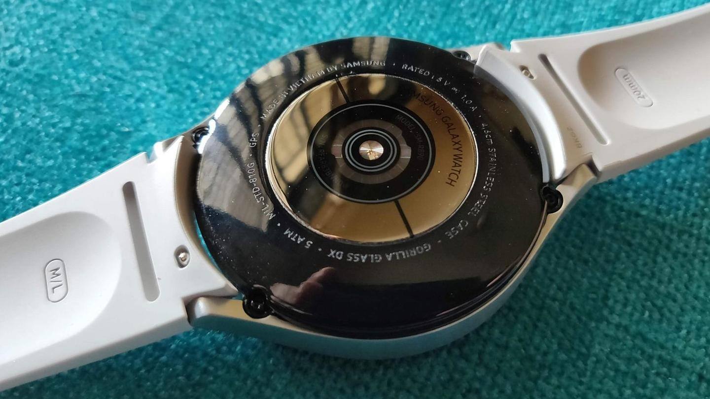 Lots of smart features but poor battery backup Lots of smart features but poor battery backup