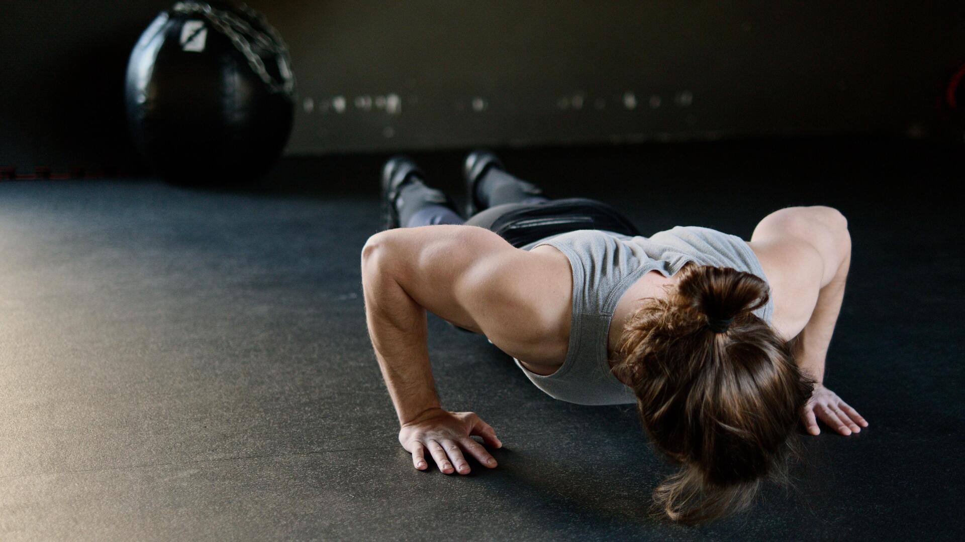 5 must-try exercises for strong and toned triceps