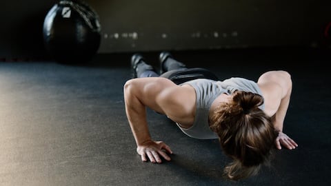 5 must-try exercises for strong and toned triceps