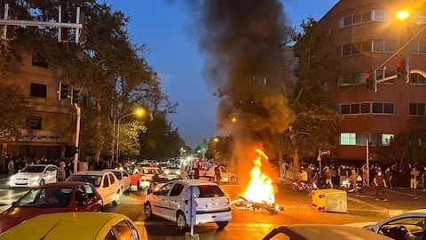 Iran's harsh crackdown on protestors amid hundreds of deaths