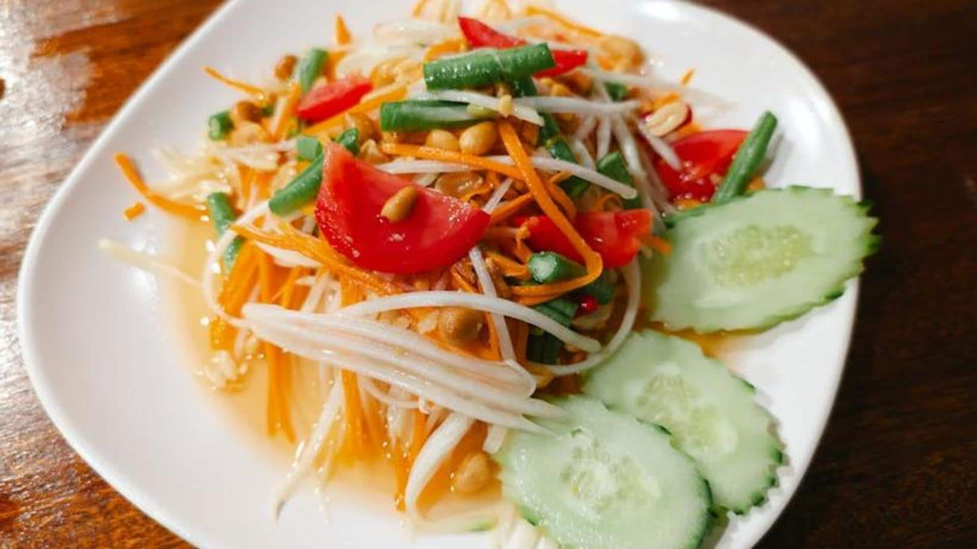 Thai vegan som tum salad guide