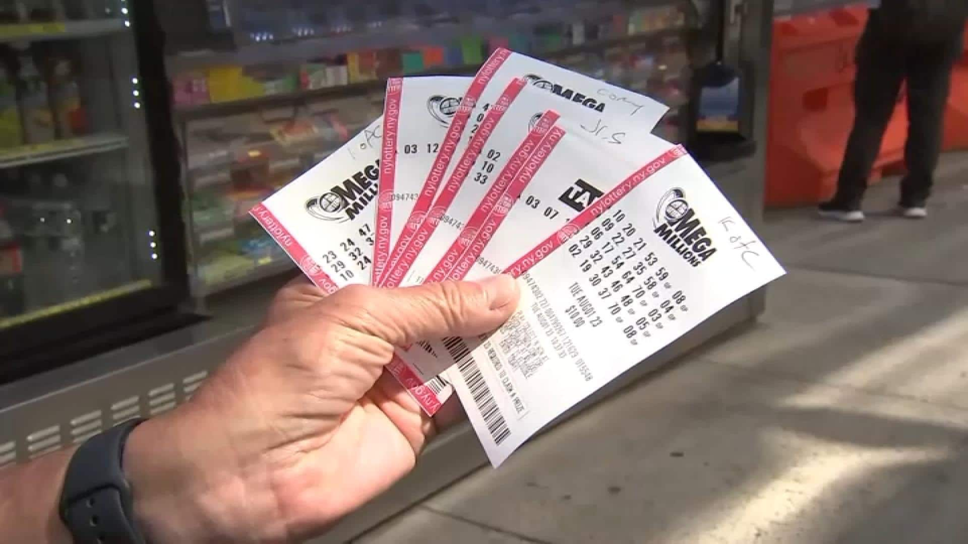 Man sells pumpkin for $10, buys lottery ticket, wins $150,000