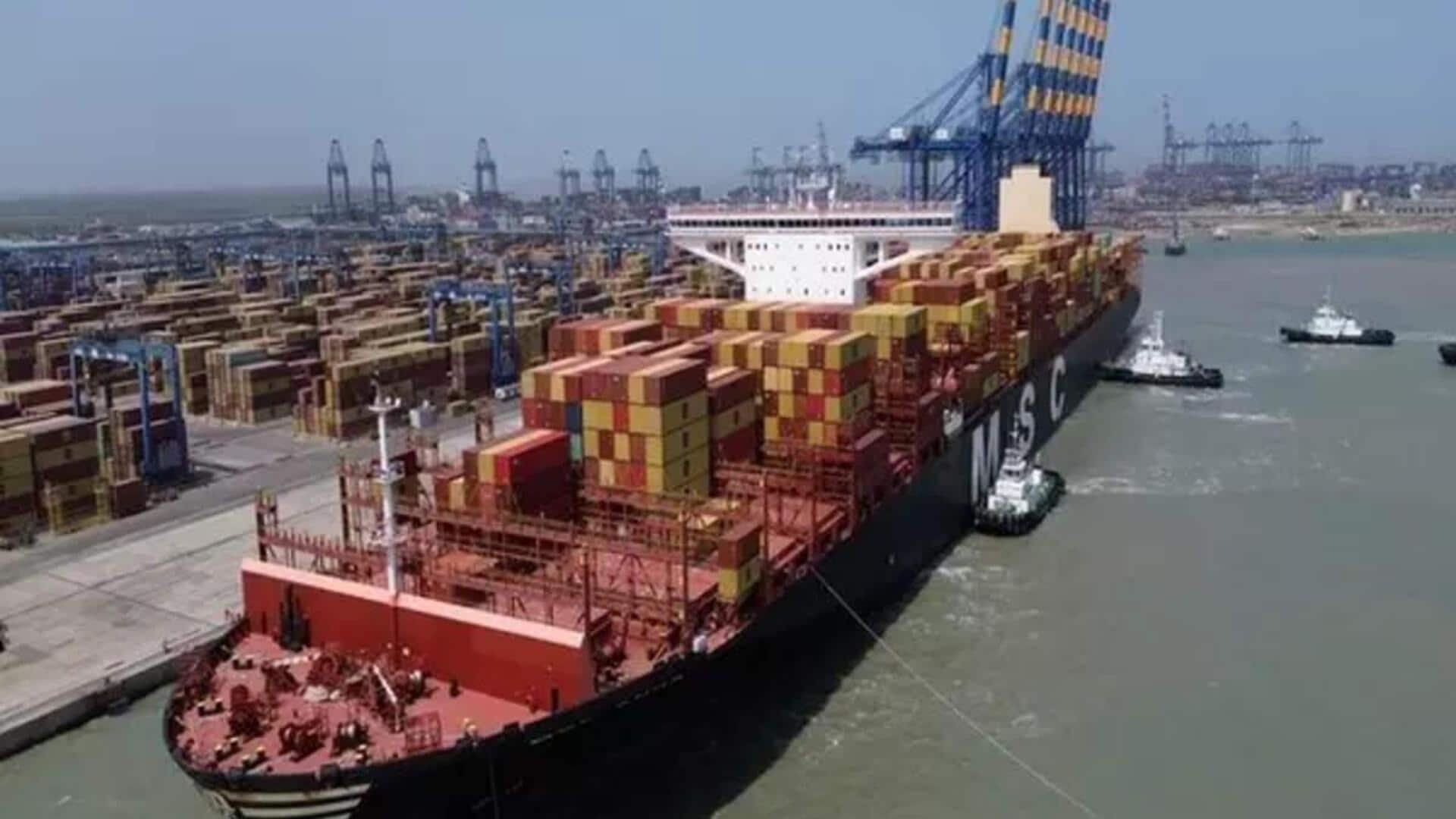 India bans Pakistani ships from entering its ports India bans Pakistani ships from entering its ports