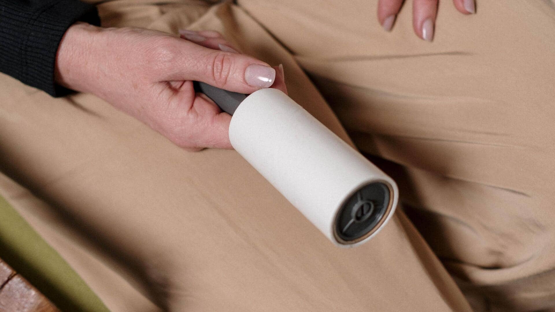 5 easy ways to remove fuzz from your clothes