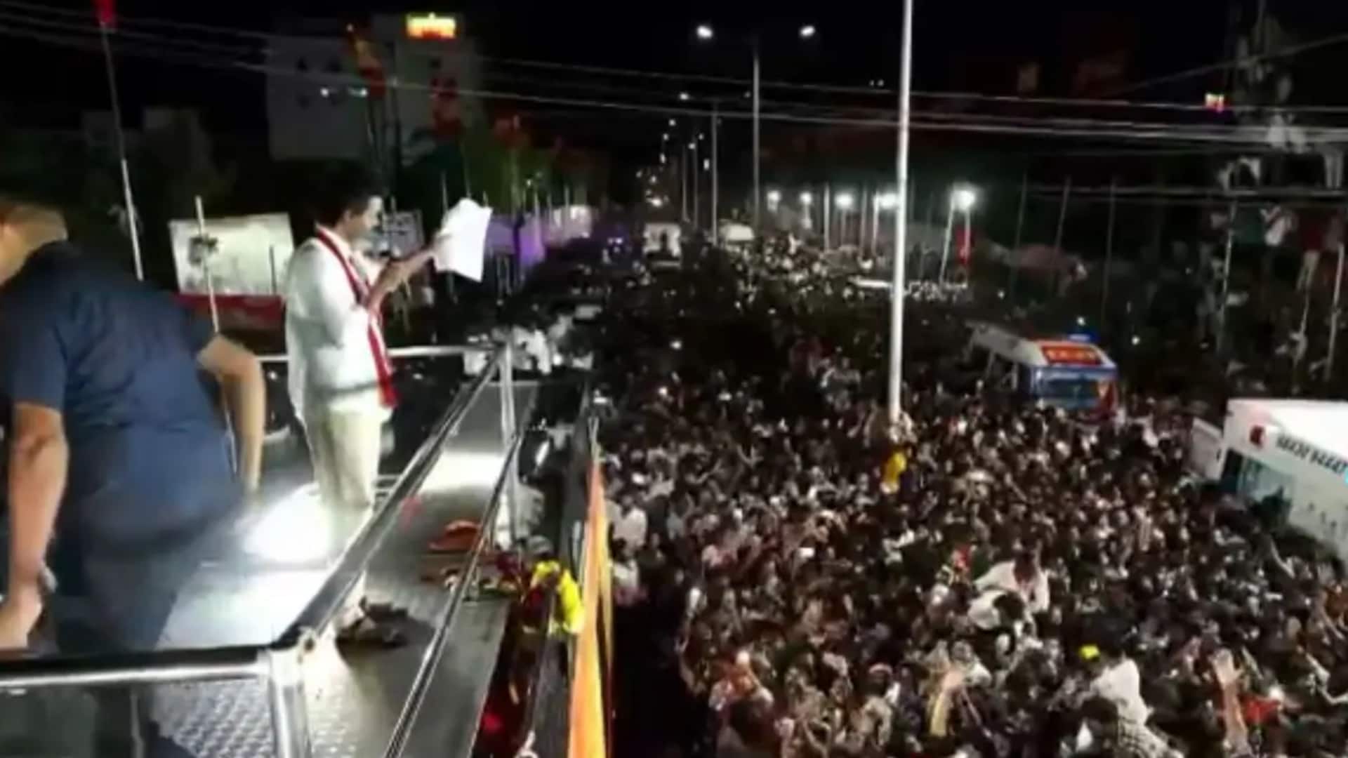 TN stampede: Toll at 39, DGP blames Vijay's late arrival
