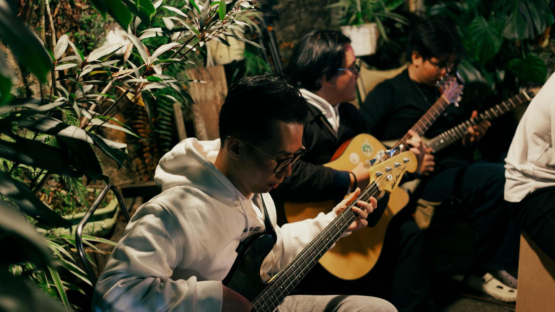 5 tips to host a fun music jam night