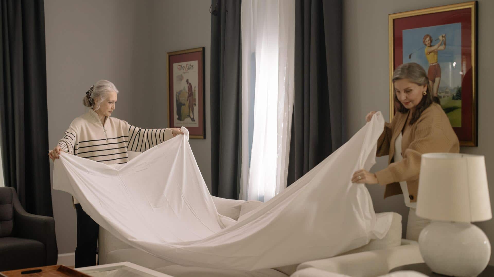 Fold fitted bedsheets easily with these simple steps