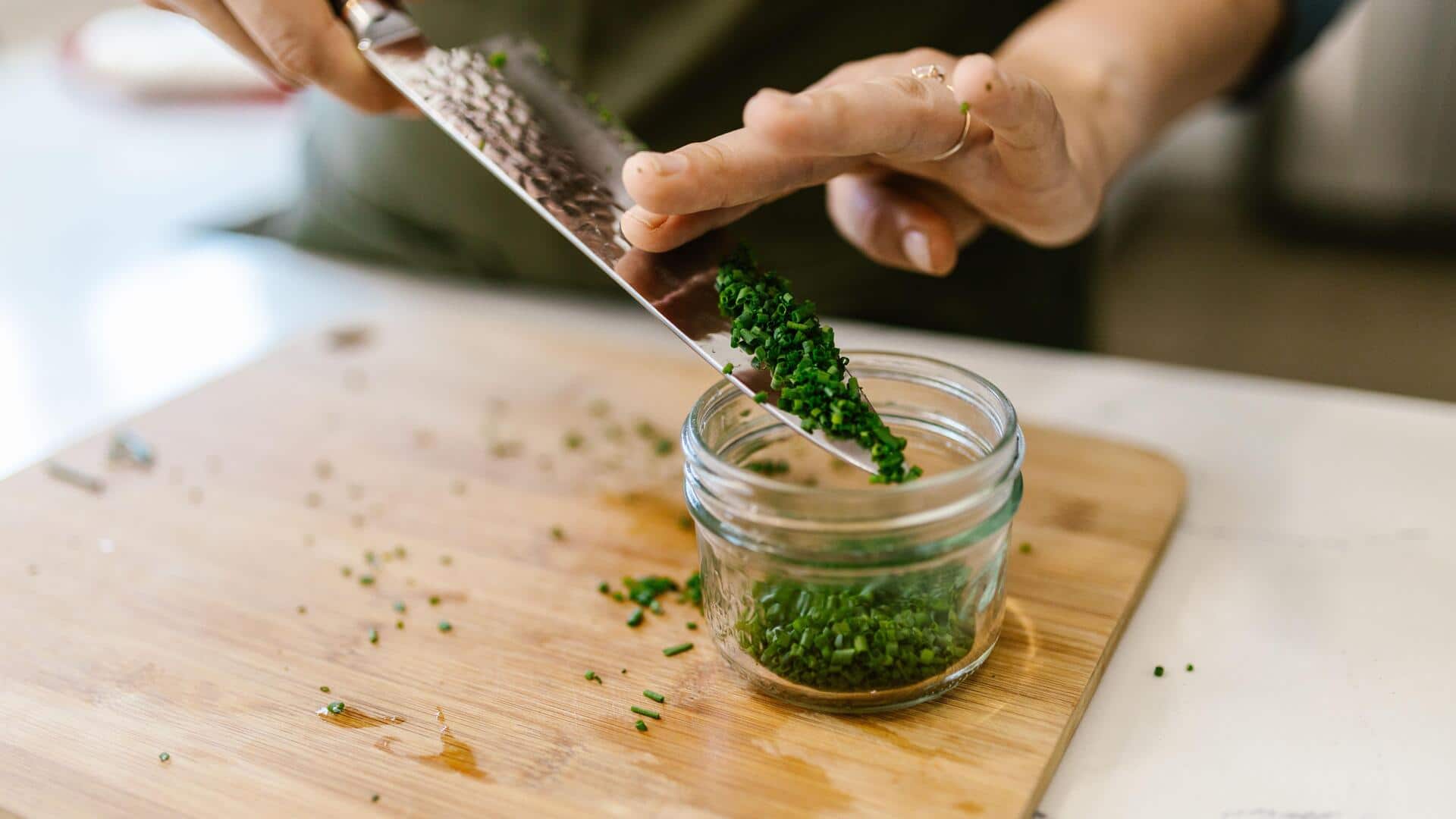 How to grow healthy chives in pots
