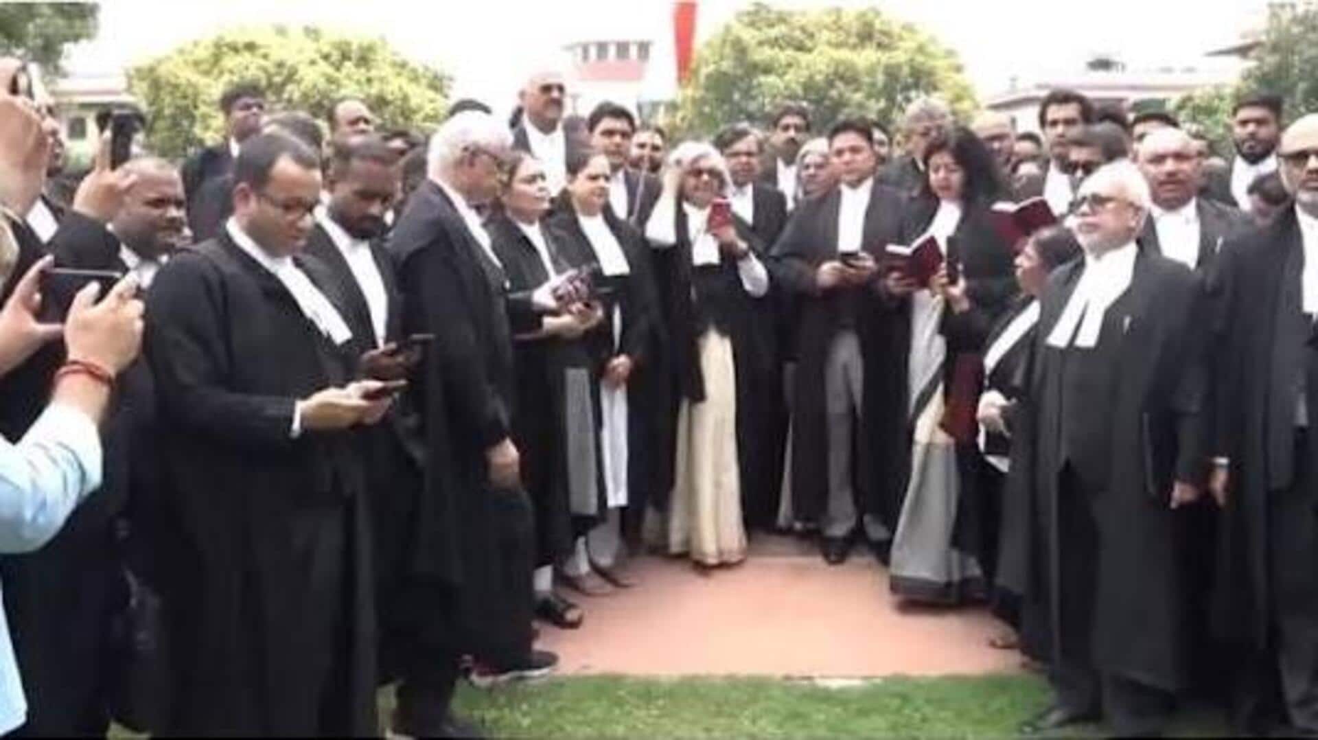Supreme Court lawyers hold protest, supporting students; read aloud Preamble 