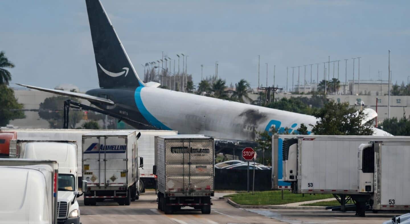 5 killed after Amazon cargo plane crashes at Miami airport